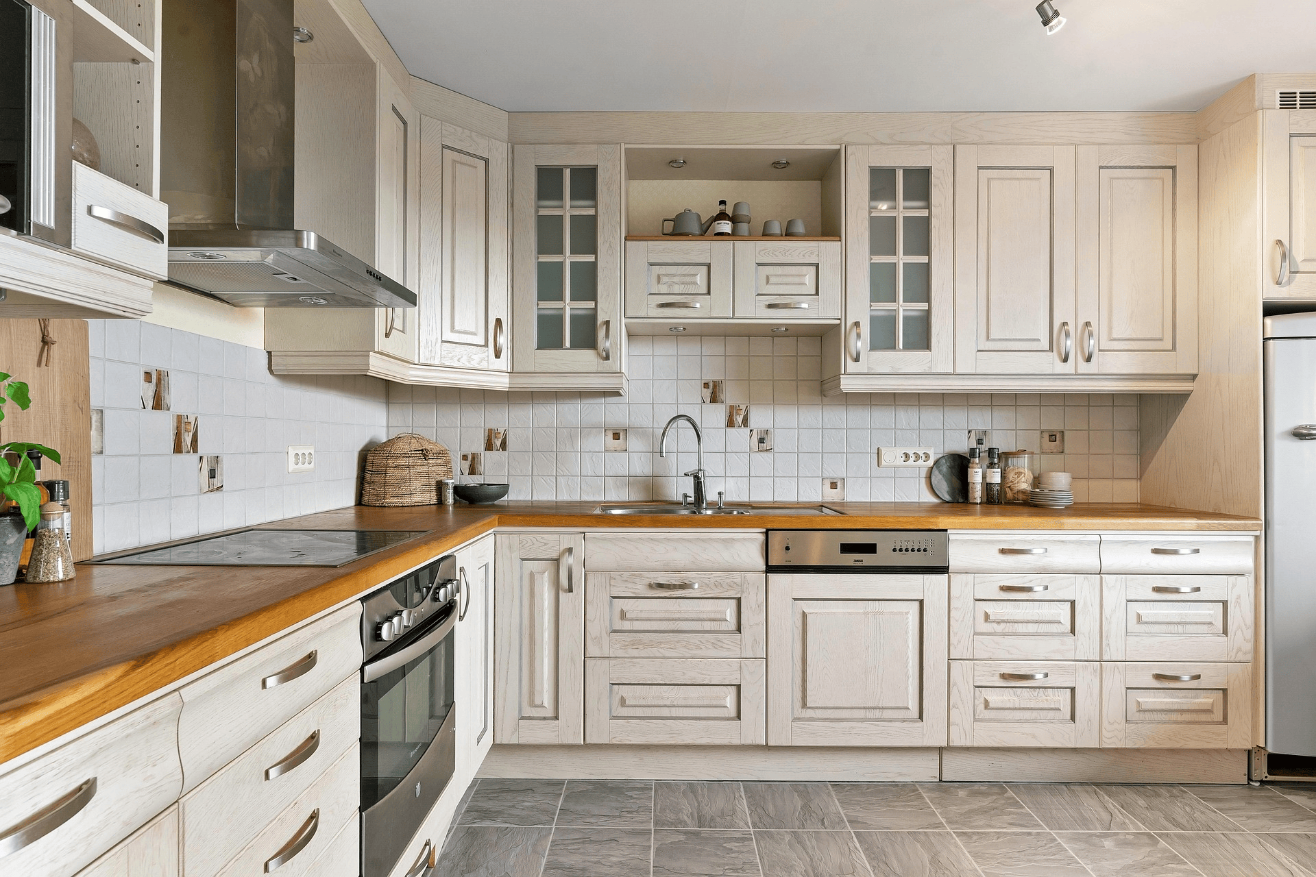 cabinets , tile & sink cleaning