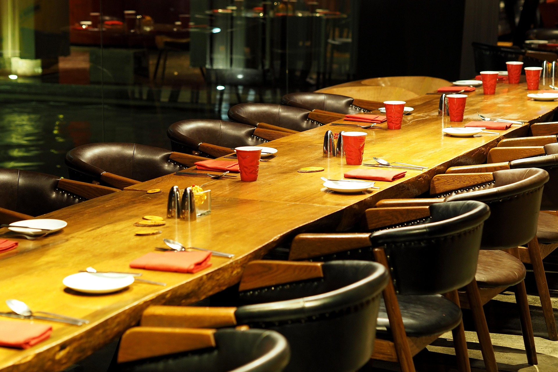 Dining table & chairs cleaning (10 seater)